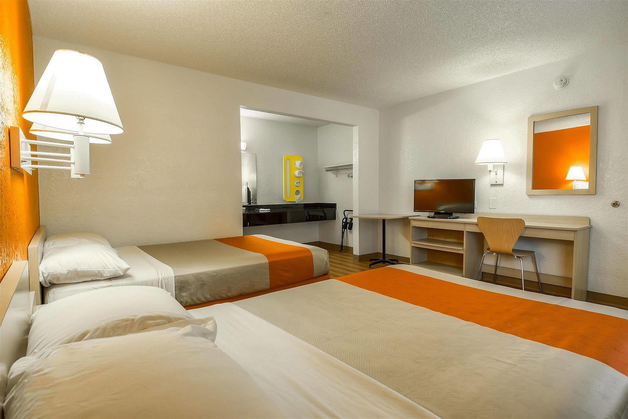 Motel 6-Norwalk, Ca - Los Angeles Kültér fotó